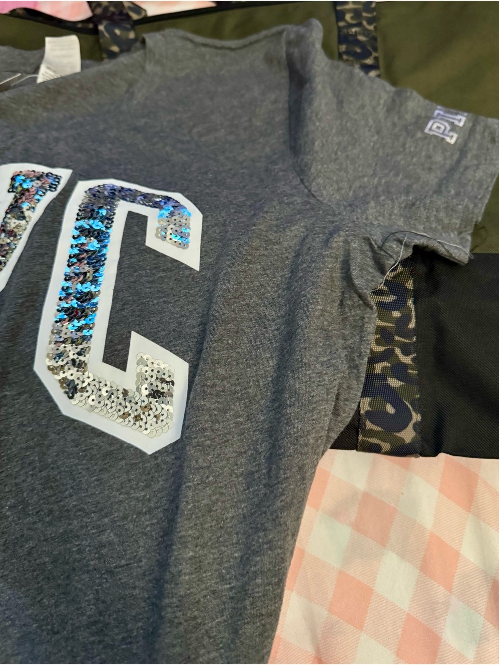 PINK Victoria's Secret Gray Short Sleeve Tee with Sequin VC